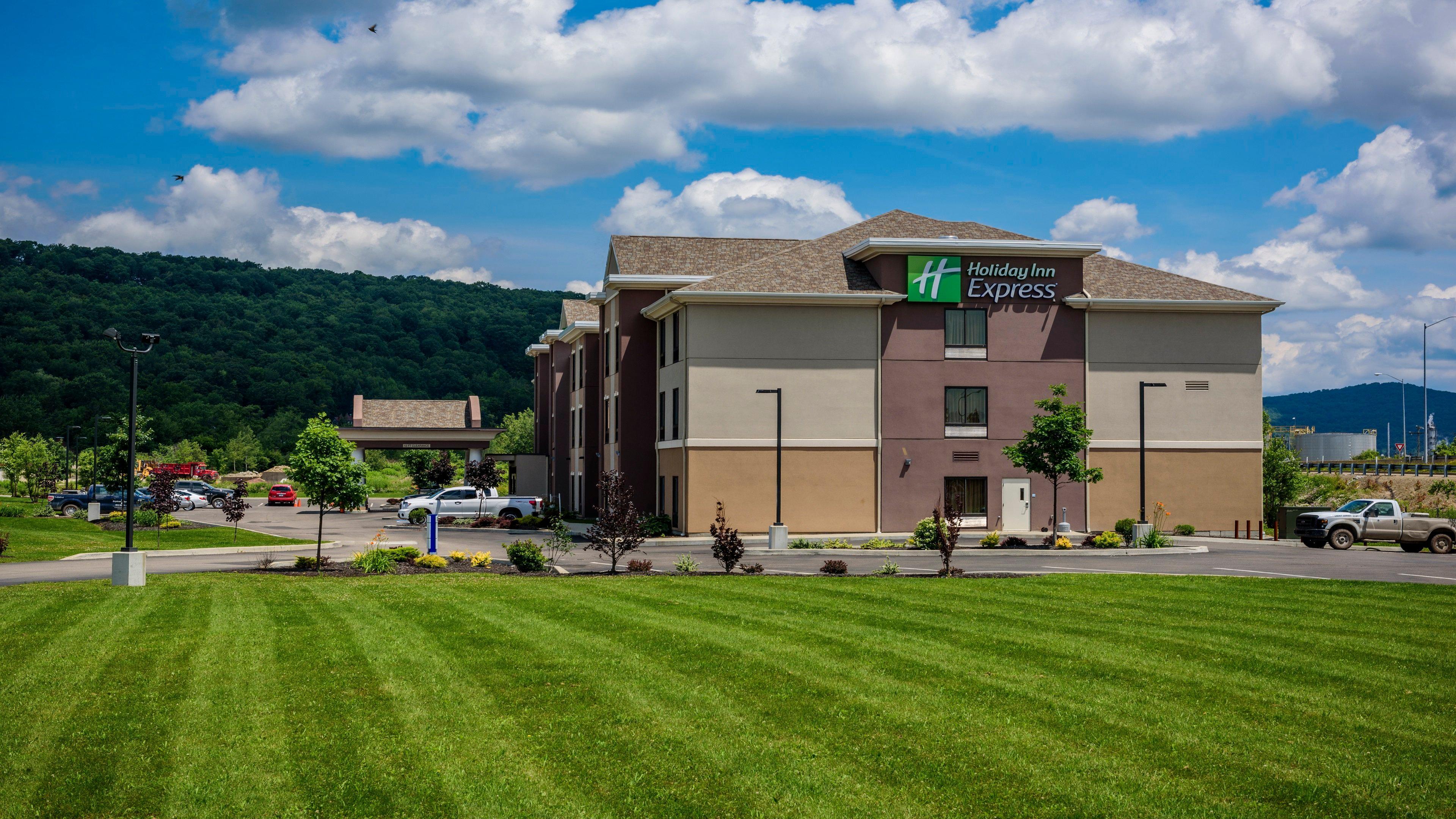 Holiday Inn Express And Suites - Bradford By Ihg Εξωτερικό φωτογραφία