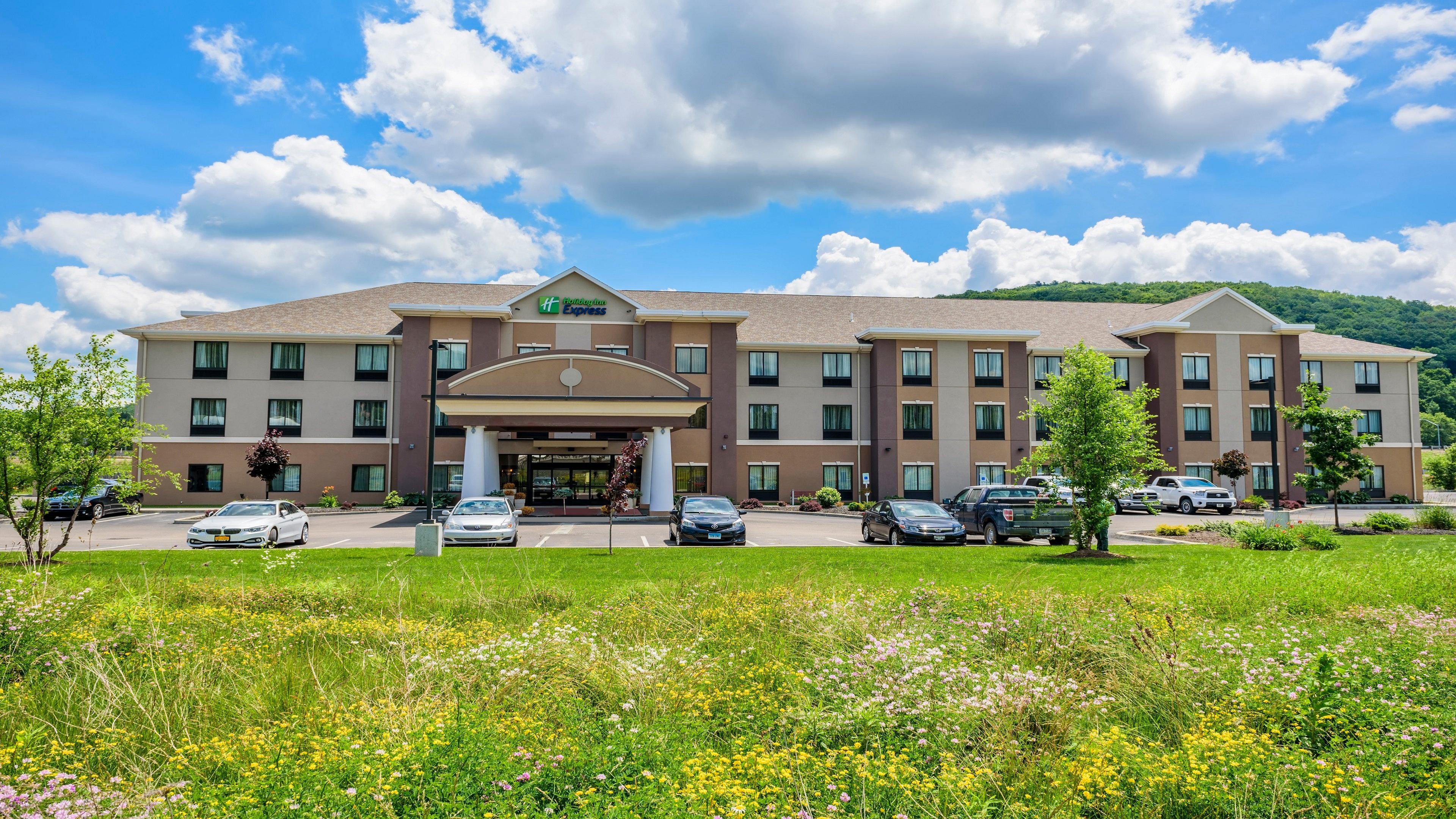 Holiday Inn Express And Suites - Bradford By Ihg Εξωτερικό φωτογραφία